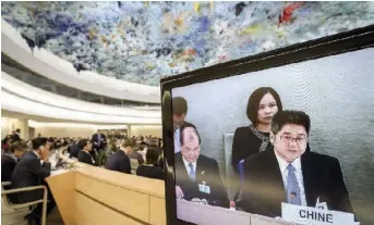  ??  ?? La délégation chinoise sur la sellette au Conseil des Droits de l’Homme de l’ONU, à Genève, lors de l’examen périodique universel de novembre 2018, évaluant la situation des droits humains en Chine.