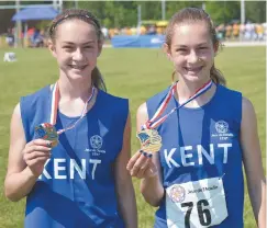  ?? Archives
- ?? Les jumelles Mélanie et Mélodie Landry, des Corsaires de l’école Mgr-Marcel-François-Richard de Saint-Louis-de-Kent, ont terminé troisième et deuxième au 3 km junior féminin.