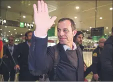  ?? FOTO: GERARD FRANCO ?? Sandro Rosell, tras llegar en AVE a Barcelona