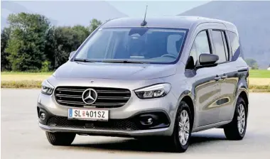  ?? ?? Ein ungleiches Paar: Mercedes trifft auf Dacia.