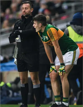  ??  ?? Sideline official David Gough checks his watch during a sin bin period for Graham O’Sullivan of Kerry during the Allianz Football League Division 1 Round 1 match between Dublin and Kerry at Croke Park
Photo by Ramsey Cardy / Sportsfile