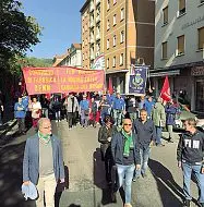  ?? ?? In corteo
Uno dei presidi dei lavoratori della Demm di Porretta quando la crisi dell’azienda era preoccupan­te