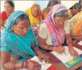  ?? HANDOUT IMAGE ?? ▪ Woman attending aliteracy camp on city outskirts.