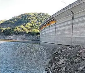  ?? (LA VOZ) ?? Dique La Quebrada. El nivel de agua de la represa ubicada al oeste de Río Ceballos no deja de descender.