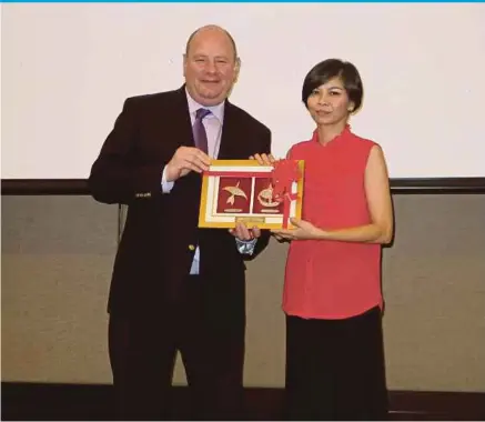  ??  ?? Alliance Bank Malaysia Bhd group chief executive officer Joel Kornreich (right) and chief judge of the Eco-Biz Dream Project 2, Yasmin Rasyid, during a launching ceremony in Kuala Lumpur yesterday.