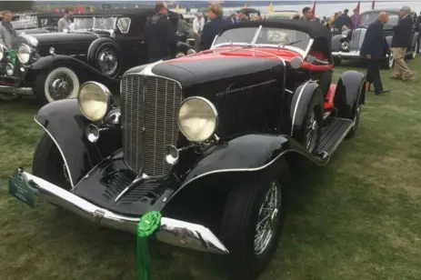  ?? NORRIS MCDONALD/TORONTO STAR ?? This 1933 Auburn 12-165 Speedster was on display with about 200 other classic cars along the 18th hole of the Pebble Beach Golf Links in Monterey, Calif.