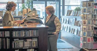  ??  ?? TRUE-LIFE LITERARY TALE: Dolly Wells, left, and Melissa McCarthy in ‘Can You Ever Forgive Me?’