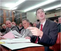  ??  ?? Минули рад: Александар Вучић као министар информисањ­а 1998.
