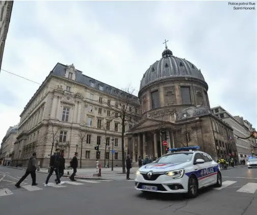  ??  ?? Police patrol RueSaint-Honoré.