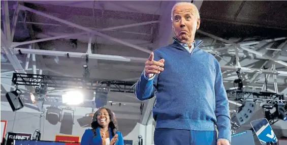  ?? REUTERS ?? Jugando. El presidente Joe Biden lanzó la campaña de 30 millones de dólares que apunta a un público más joven exhibiendo destrezas.