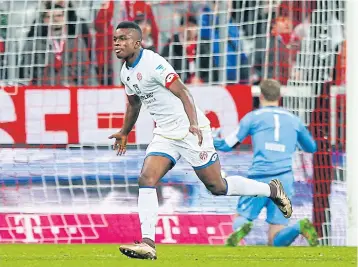  ??  ?? Mainz’s Jhon Cordoba celebrates after scoring the winning goal against Bayern Munich.