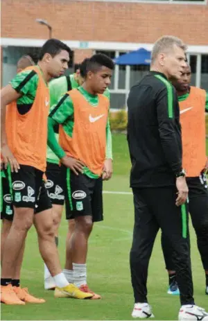  ??  ?? Autuori ponderó la buena dinámica que ha logrado Hernán Darío Herrera. Hoy dirige su tercera práctica.