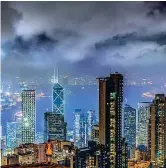  ??  ?? Hong Kong
La metropoli in una foto postata su Instagram da Beautiful Destinatio­n