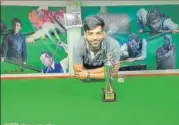  ?? LBSA ?? ■ Ankur Agarwal poses with winners trophy in Lucknow on Thursday.