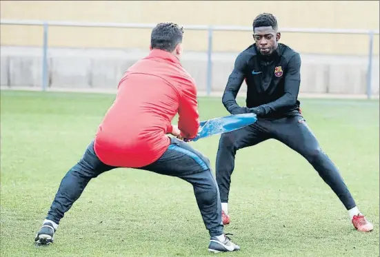  ?? FCB ?? L’últim entrenamen­t de l’any. Ousmane Dembélé, a la ciutat esportiva de Sant Joan Despí, enllestia ahir la posada a punt per tornar a la competició després de gairebé quatre mesos d’absència per una lesió que el va obligar a passar pel quiròfan