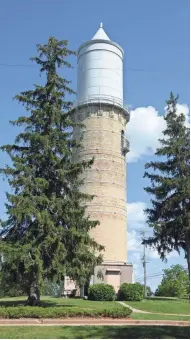  ?? BRIAN E. CLARK ?? Fort Atkinson's 112-foot water tower was built in 1901.