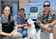  ?? PHOTOGRAPH: BRIAN WITBOOI ?? CRACK TEAM: Nicci Swartz, left, and Nicky Erasmus, right, of Tactical Task Force, and Constable Romano Beck of the Port Elizabeth K9 unit, with his dog Mia, were part of the team that tracked down three perlemoen poachers