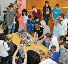  ?? Foto: Bogner ?? Der Regionalen­tscheid zur World Robot Olympiad fand zum zweiten Mal am Gymna sium Buchloe statt.