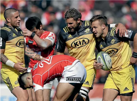  ?? GETTY IMAGES ?? Wes Goosen, right, picks up one the Hurricanes’ 13 tries against the Sunwolves in Tokyo yesterday.