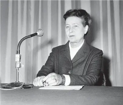  ?? / AP ?? Cuando Simone de Beauvoir comenzó a investigar sobre la condición femenina, la mujer estaba relegada al hogar y a la reproducci­ón.