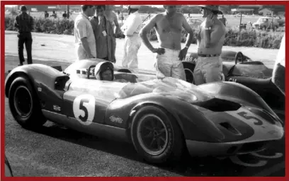  ??  ?? Bruce, Tyler and Eoin in the Nassau pitlane