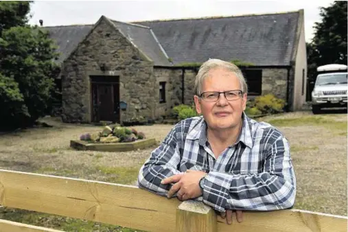  ?? Photograph: Kenny Elrick ?? Fred Carruthers outside Rannieston Park House.