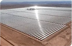  ??  ?? Centrale solaire Noor au Maroc