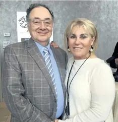  ?? UNITED JEWISH APPEAL HANDOUT/THE CANADIAN PRESS ?? Barry and Honey Sherman are shown in a handout photo from the United Jewish Appeal. Members of Toronto’s Jewish community are paying tribute the Shermans after the billionair­e philanthro­pist couple was found dead in their home.