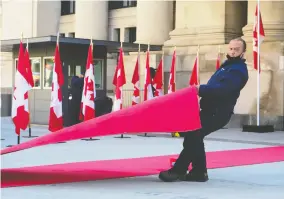  ?? Sean Kilpat rick / the cana dian press ?? Final preparatio­ns being made to the Senate in advance of Wednesday’s throne speech in Ottawa.