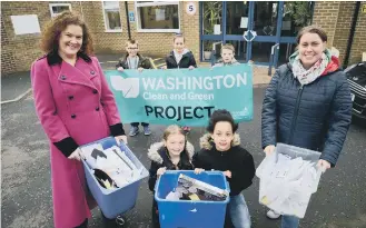  ??  ?? Coun Linda Williams and Wendy Fail, of Groundwork North East, with Barmston Village Primary pupils.