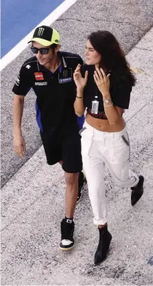  ?? BARTOLETTI ?? Valentino e Francesca nel paddock di Misano lo scorso anno