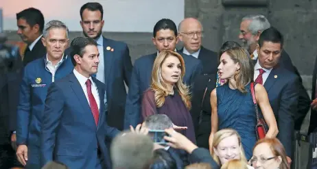  ??  ?? El presidente Enrique Peña Nieto encabezó la inauguraci­ón de la Cumbre Mundial de Líderes contra el Cáncer, en el Palacio de Minería.