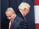  ?? RONEN ZVULUN/REUTERS ?? Benjamin Netanyahu (izq.) y David Friedman, embajador de EE.UU. que dijo que muchos cristianos favorecen a Israel.