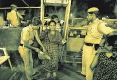  ?? VIRENDRA SINGH GOSAIN/HT ?? People undergo a security check in the crowded Sarojini Nagar market, New Delhi. To win their trust, the police need to build bridges with them (File Photo)