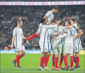  ?? FOTO: EFE ?? Inglaterra ganó a Escocia gracias a tres goles marcados de cabeza