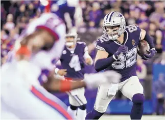  ?? ADAM HUNGER/ASSOCIATED PRESS ?? Dallas Cowboys tight end Jason Witten (82) says the team’s ability to overcome slow starts is impressive, but emphasized they can’t continue to have such starts moving forward.