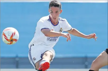  ??  ?? Sergio Arribas cerró la pretempora­da del Castilla con un golazo y es la gran referencia ofensiva del filial blanco.