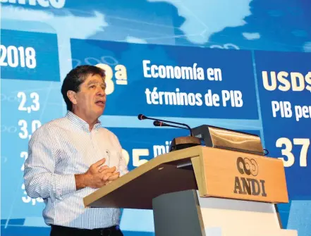  ??  ?? Cerca de 1.500 asistentes, entre industrial­es y dirigentes gremiales, participan en el Congreso Empresaria­l Colombiano 2017, organizado por la Andi y realizado en Cartagena.