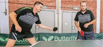  ?? RP-FOTO: JÜRGEN LAASER ?? Das Myhler Doppel Manfred Bongartz (l.) und Robert Cherek siegte im Lokalderby gegen das Baaler Duo Marko Gantevoort und Kevin Kroyer mit 3:1.