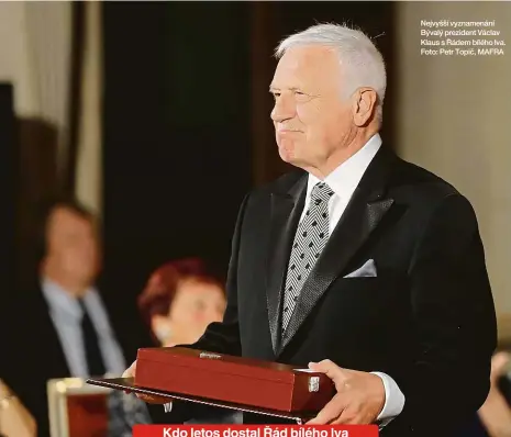  ??  ?? Nejvyšší vyznamenán­í Bývalý prezident Václav Klaus s Řádem bílého lva. Foto: Petr Topič, MAFRA