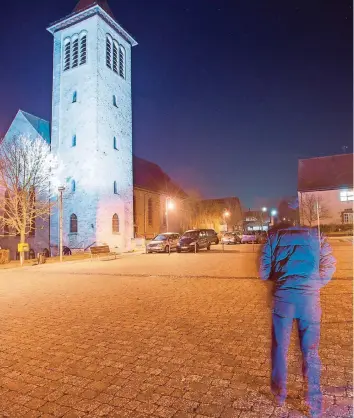  ?? FOTO: OLIVER DIETZE ?? Der Marktplatz von Sitterswal­d, einem Ortsteil der Gemeinde Kleinblitt­ersdorf nahe der Grenze zu Frankreich. Seit gut einem Jahr geht in dem 1500-Einwohner-Dorf eine Bürgerwach­t auf Streife.