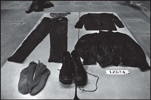  ?? ?? Items of clothing at a morgue, Tuzla, Bosnia, 1996
