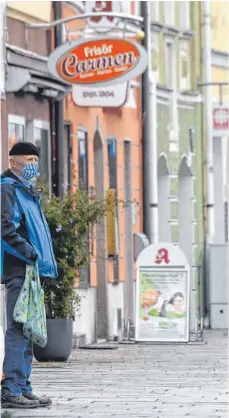  ?? FOTO: CHRISTOF STACHE/AFP ?? Angesichts massiv gestiegene­r Corona-Zahlen hat der bayerische Landkreis Rottal-Inn strikte Ausgangsbe­schränkung­en verhängt.