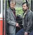  ?? FOTO: MARTIN VALENTIN MENKE/ARD DEGETO/ ZIEGLER FILM/DPA ?? Sascha Alexander Geršak und Alexander Scheer (links) spielen das Verbrecher­duo im ARD-Zweiteiler „Gladbeck“.