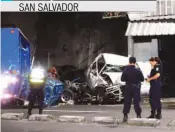  ??  ?? EL CONDUCTOR DEL CAMIÓN QUE PROVOCÓ EL ACCIDENTE DE TRÁNSITO TENÍA 388 GRADOS DE ALCOHOL EN SANGRE.