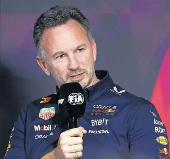  ?? ?? Christian Horner, durante la rueda de prensa de la FIA en el circuito de Yeda en Arabia Saudí.