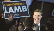  ?? DREW ANGERER GETTY IMAGES / AGENCE FRANCE-PRESSE ?? Le démocrate Conor Lamb a revendiqué la victoire contre son adversaire, avec une avance de 627 voix sur plus de 228 000.