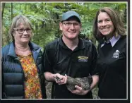  ??  ?? Jan Abel, left, who owns the land where Tahi came from.with Craig Montgomeri­e of Sanctuary Mountain Maungataut­ari and Michelle Impey of Kiwis for Kiwi.