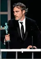  ??  ?? Joaquin Phoenix a été désigné meilleur acteur lors des SAG Awards.