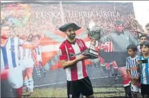  ?? FOTO: UNCITI ?? El Athletic se adjudicó la segunda edición de la Euskal Txapela